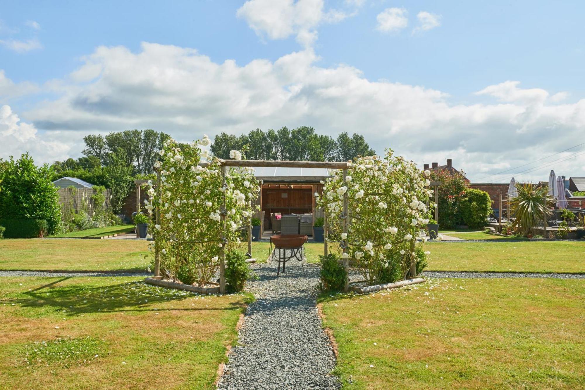 Willington Lodge Hanmer Exteriör bild